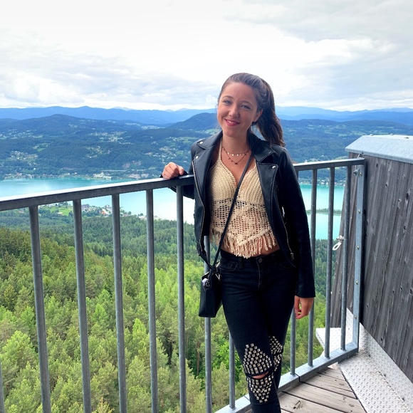 Meet your Posher, Theresia - Picture 1 of 1